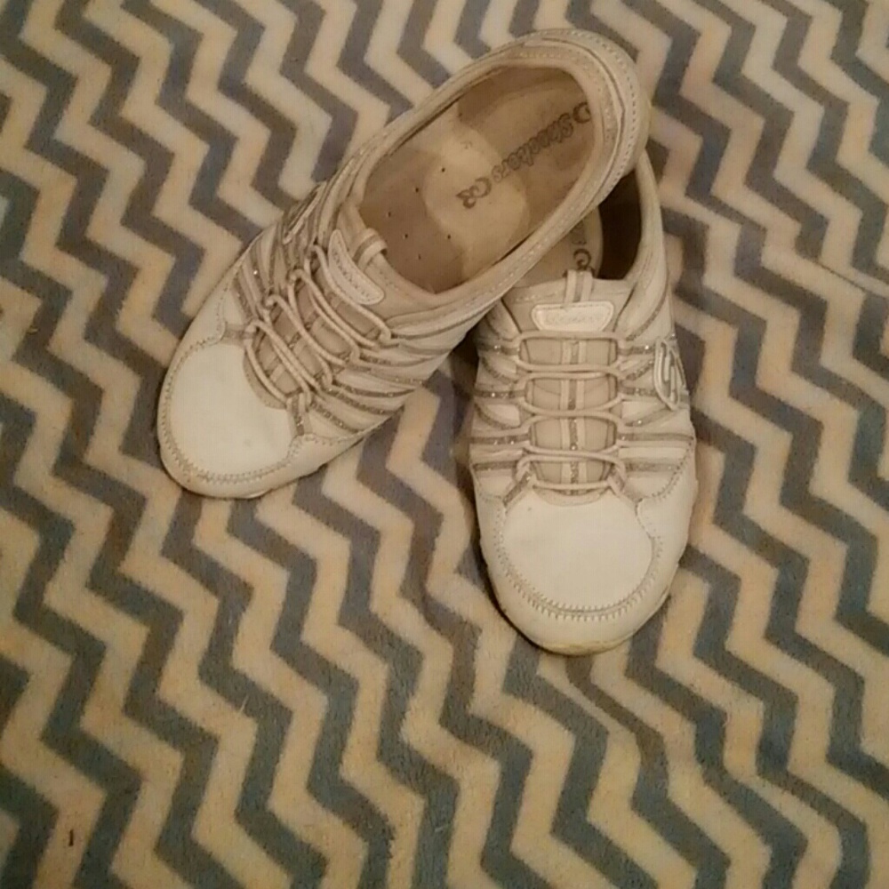 Skechers
